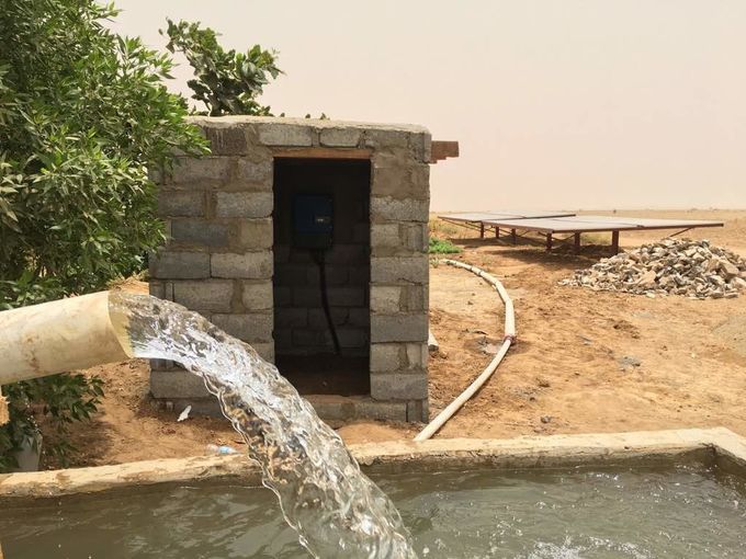 Ηλιακό σύστημα άρδευσης αντλιών επιφάνειας Jntech 55kW για την άρδευση κεντρικού άξονα στο Σουδάν